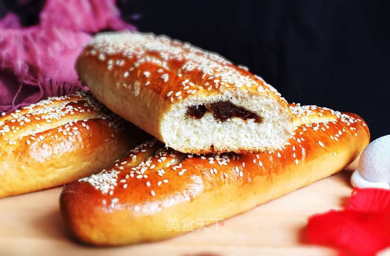 Whole Wheat Red Date Sesame Bread recipe