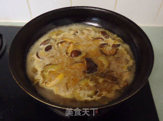 Sea Cucumber and Mushroom Stewed Loofah recipe