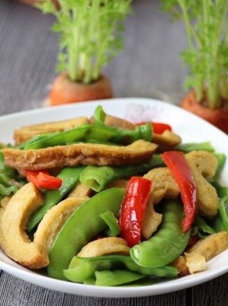 Vegetarian Chicken Stir-fried Vegetables with Peas