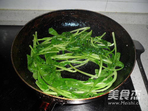 Fried Noodles with Shredded Pork and Carrots recipe