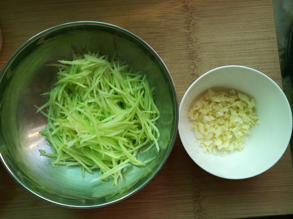 Noodles with Garlic Scallop Sauce recipe