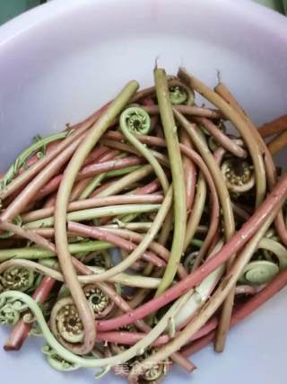 Fried Pork with Bracken recipe