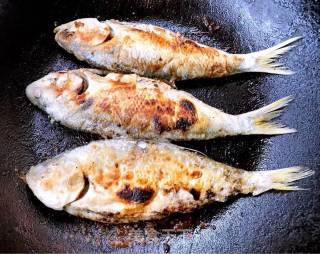 #快手懒人饭#fried to Order Crucian Carp recipe