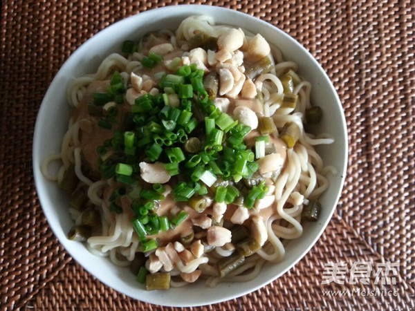 Hot Noodles with Sesame Paste recipe