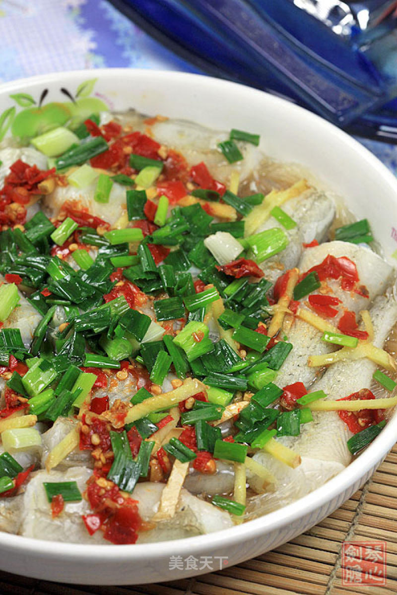 Steamed Nine Spit Fish with Chopped Pepper recipe