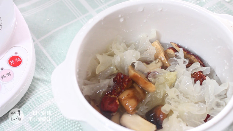 Rock Sugar Matsutake and Tremella Soup | Beef Wa Matsutake Recipe recipe