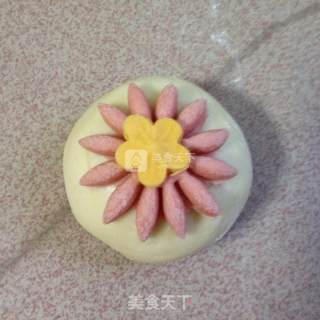 Flower Shiitake Pork Bun recipe