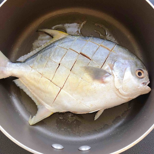 Homemade Braised Pomfret recipe