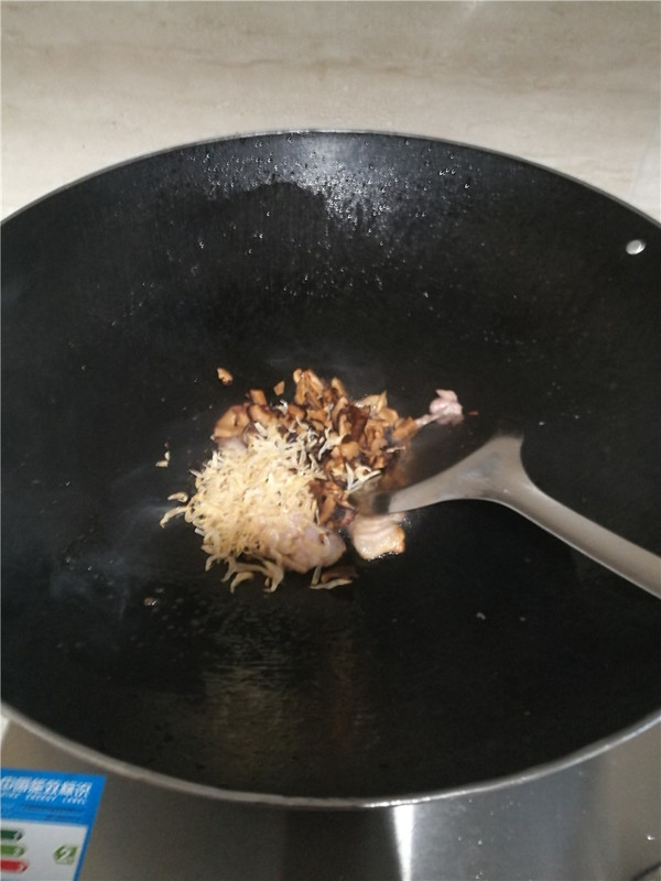 Fried Rice with Mushroom and Shrimp Skin (baby Version) recipe