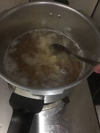 Lotus Seed Tremella Peach Gum Syrup recipe