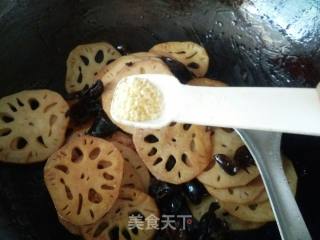Black Fungus Sweet and Sour Lotus Root Slices recipe