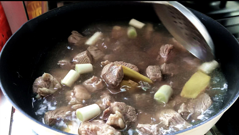 Beef Brisket with Curry and Fresh Mushrooms recipe