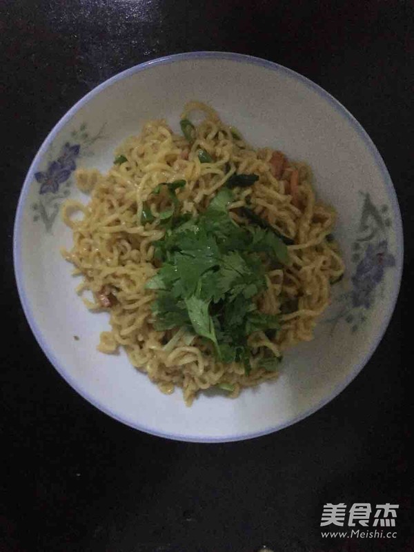 Fried Instant Noodles recipe