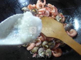 Fried Sea Prawns with Snail recipe