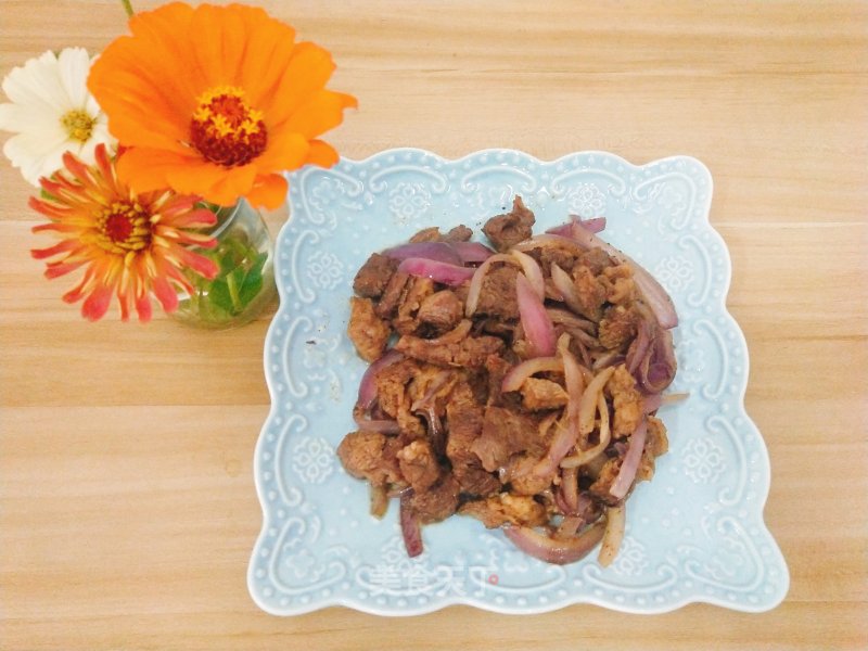Fried Beef Cubes with Onions recipe