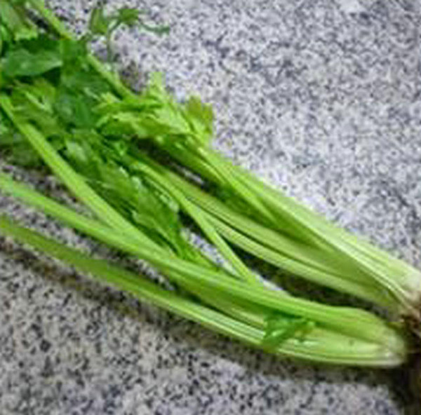 Fried Udon Noodles with Shrimp and Celery recipe