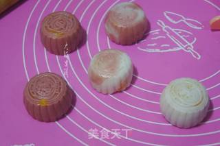 Snowy Mooncakes with Mango Filling recipe