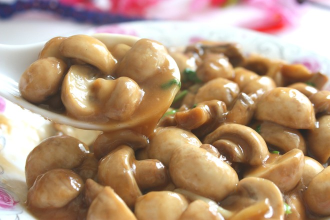 "fresh" and Delicious Simple Quick-handed Dishes-stir-fried Fresh Mushrooms recipe