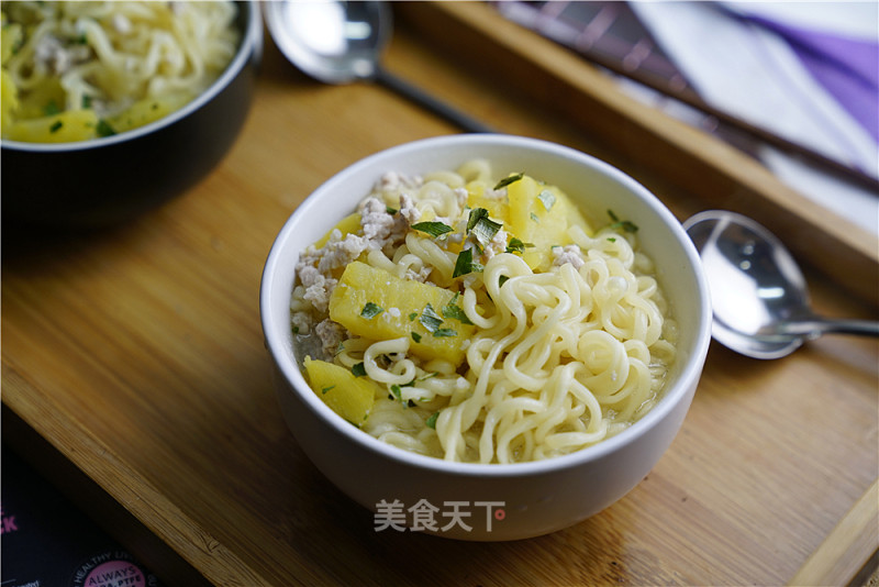 Sweet Potato Beef Bone Noodle Soup