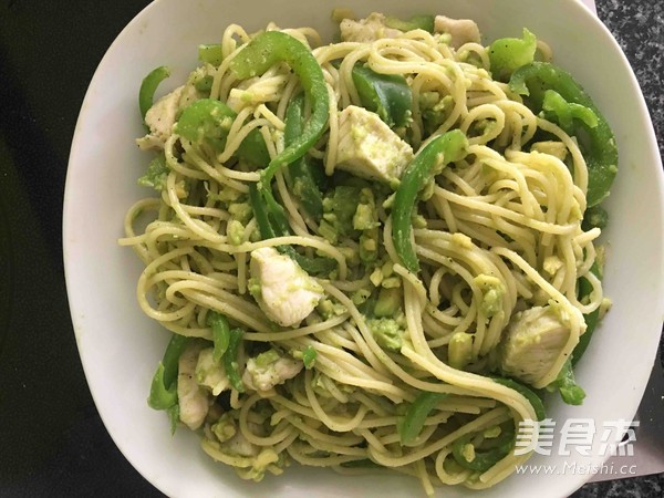 Pasta with Chicken and Avocado recipe