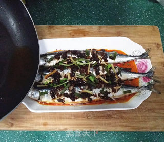 Steamed Saury with Tempeh Spicy Sauce recipe