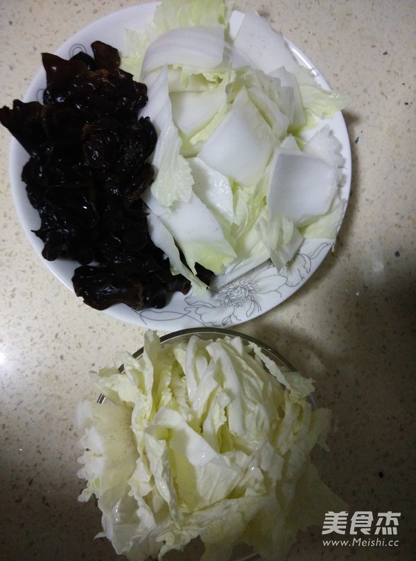 Stir Fried Fungus with Cabbage recipe