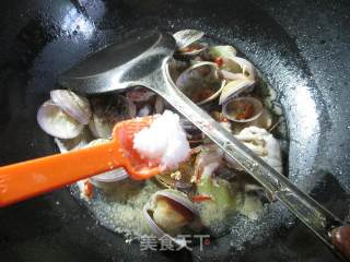 Round Clams Boiled Crab recipe