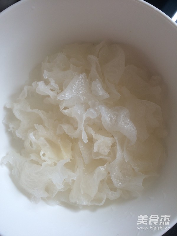 Tremella Snow Lotus Seed Syrup recipe