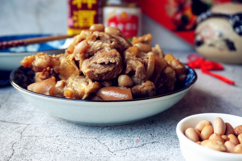 Braised Pig's Trotters with Fermented Bean Curd and Peanuts recipe