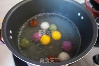 Reunion Round ~ Colorful Black Sesame Glutinous Rice Balls recipe