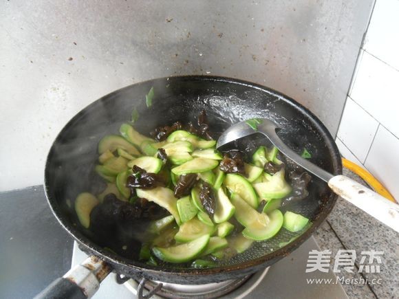 Fungus Horn Melon Slices recipe