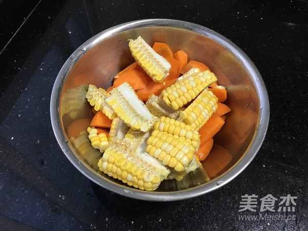 Carrot Corn Big Bone Soup recipe