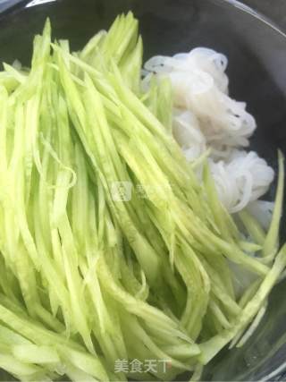 Hot and Sour Konjac Cucumber Shreds recipe