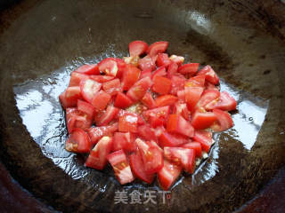 Stir-fried Enoki Mushrooms with Tomatoes recipe