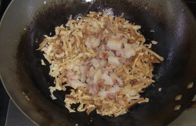 Fried Pork with Dried Bamboo Shoots recipe