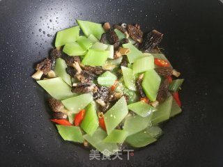 Stir-fried Lettuce with Morels recipe