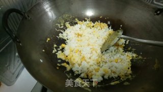 Crab Salted Egg Yolk Pine Nut Fried Rice recipe