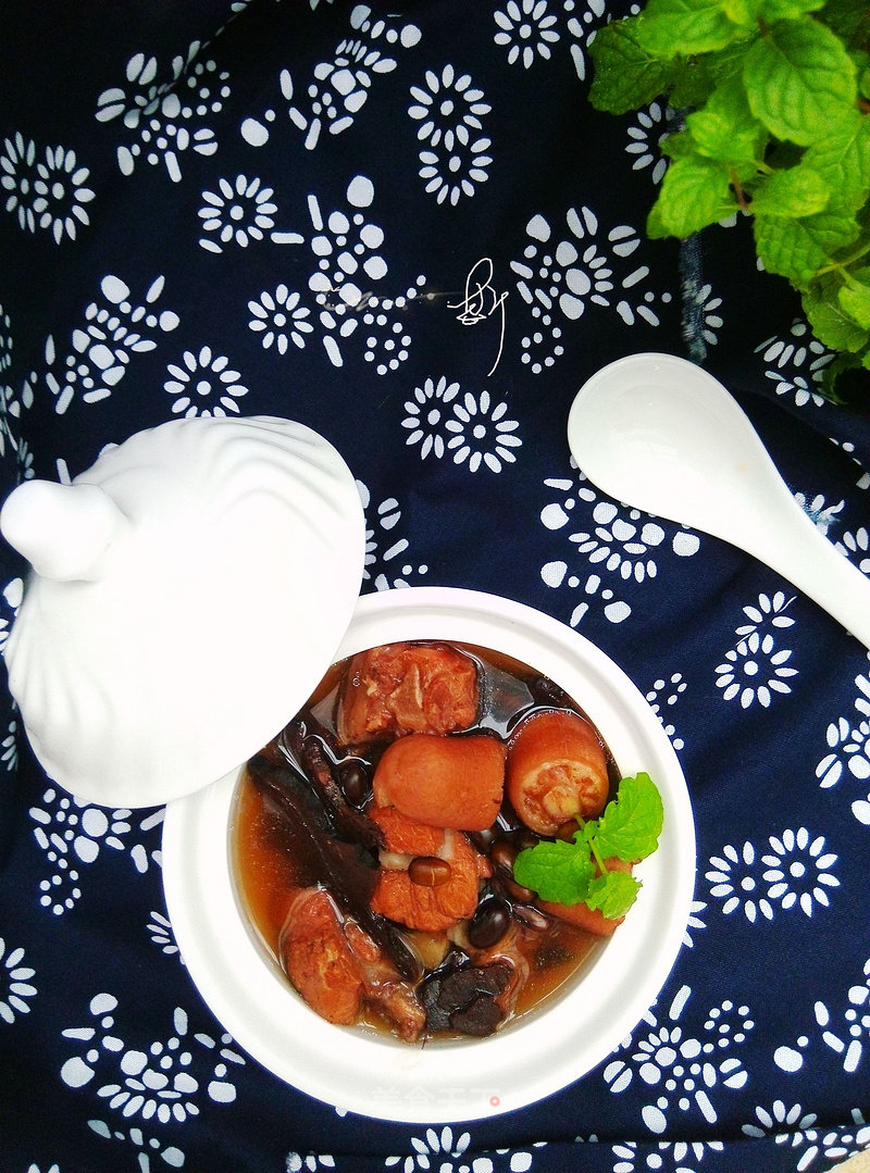 Ho Shou Wu Black Bean Pork Tail in Pot recipe