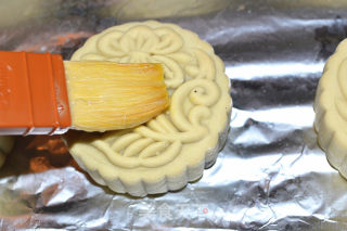 Mooncake with Lotus Seed Paste and Egg Yolk recipe