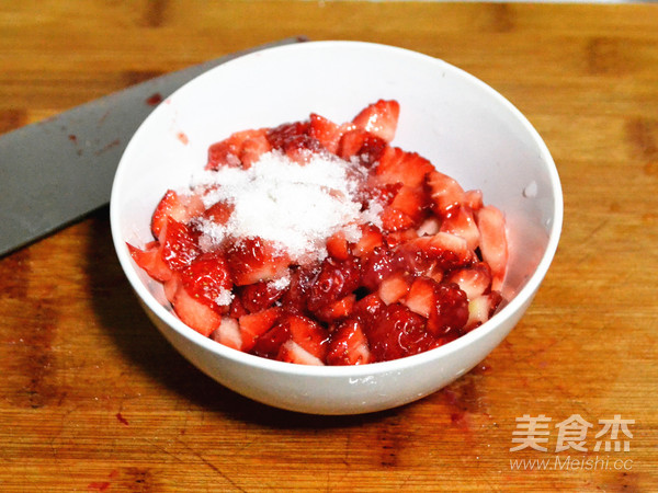 Crispy Strawberry Pie in Season recipe