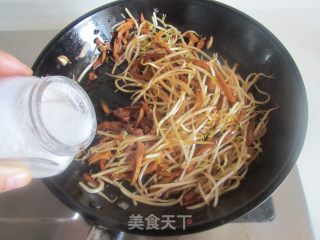 Stir-fried Bean Sprouts with Chiba Tofu in Tempeh recipe