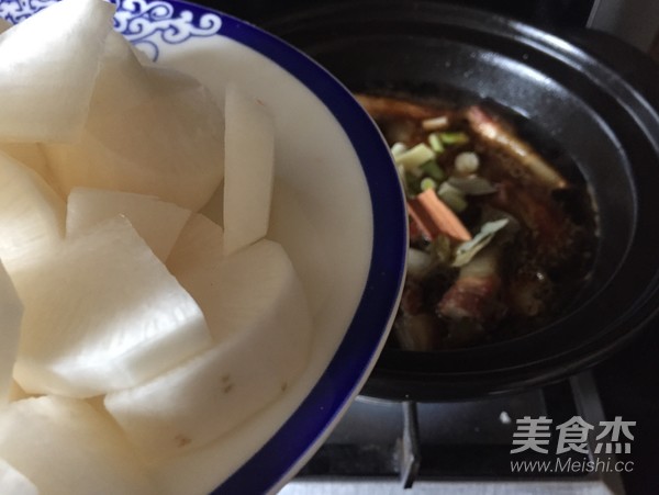 Braised Pork with Radish recipe