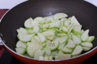 Stir-fried Yunnan Melon with Lean Pork recipe