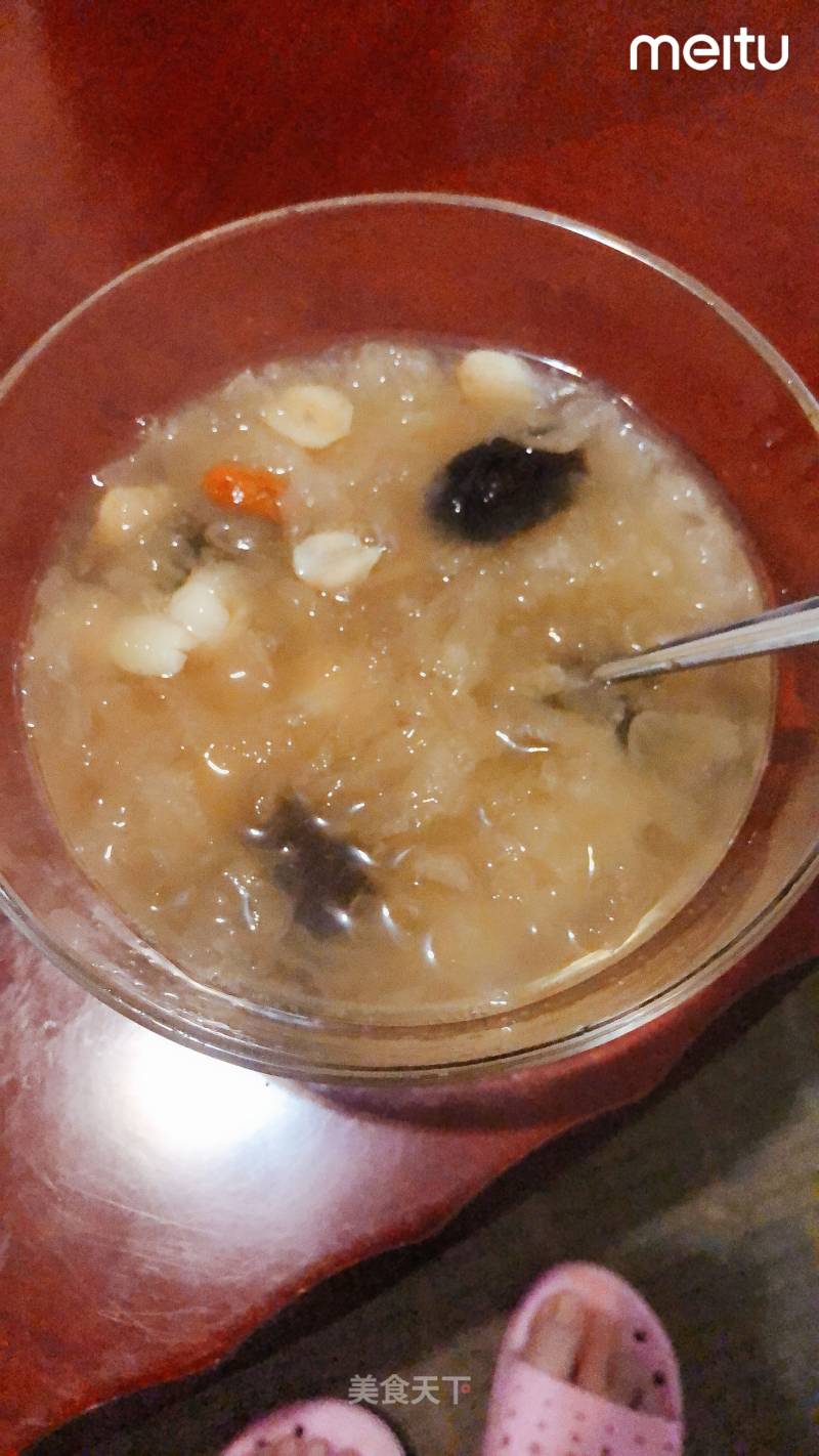 Red Date Tremella and Lotus Seed Soup recipe