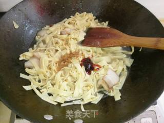 Warm Gourmet Pork Belly Stewed with Dried Tofu recipe