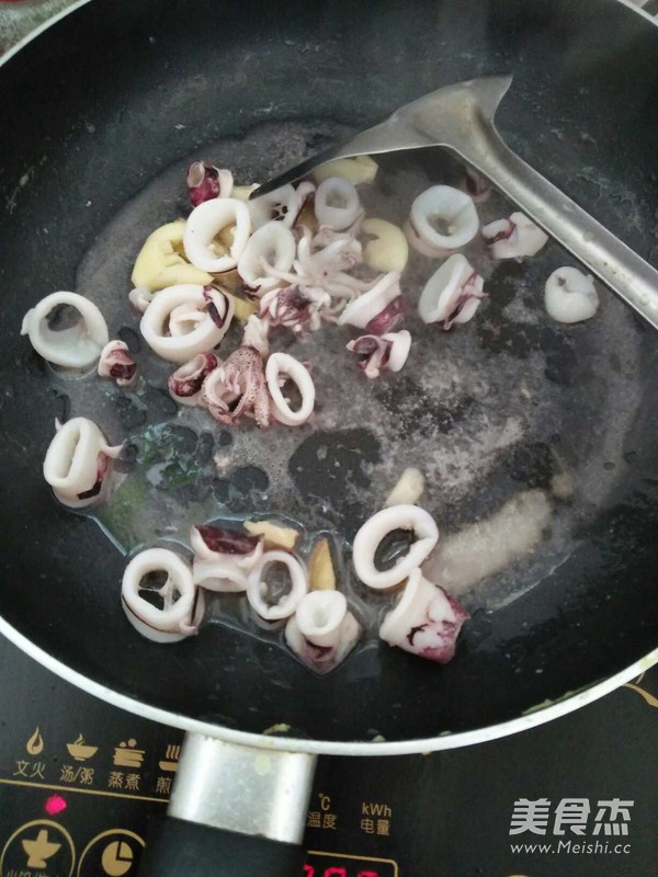 Fried Cuttlefish with Green Peppers recipe