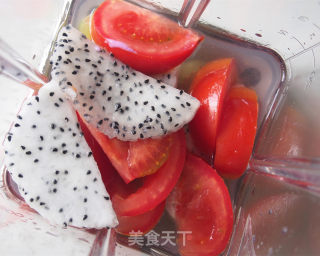 Dragon Fruit Tomato Raisin Juice recipe