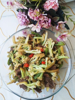 Stir-fried Beef with Organic Cauliflower recipe