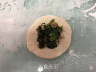 Mushroom Buns with Green Vegetables recipe