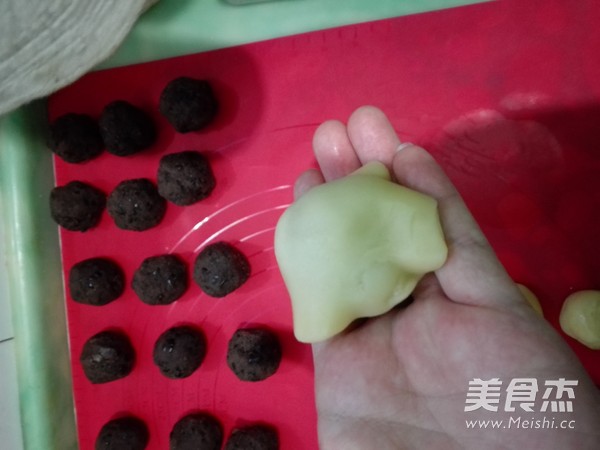 Cantonese-style Red Bean Paste Mooncakes recipe